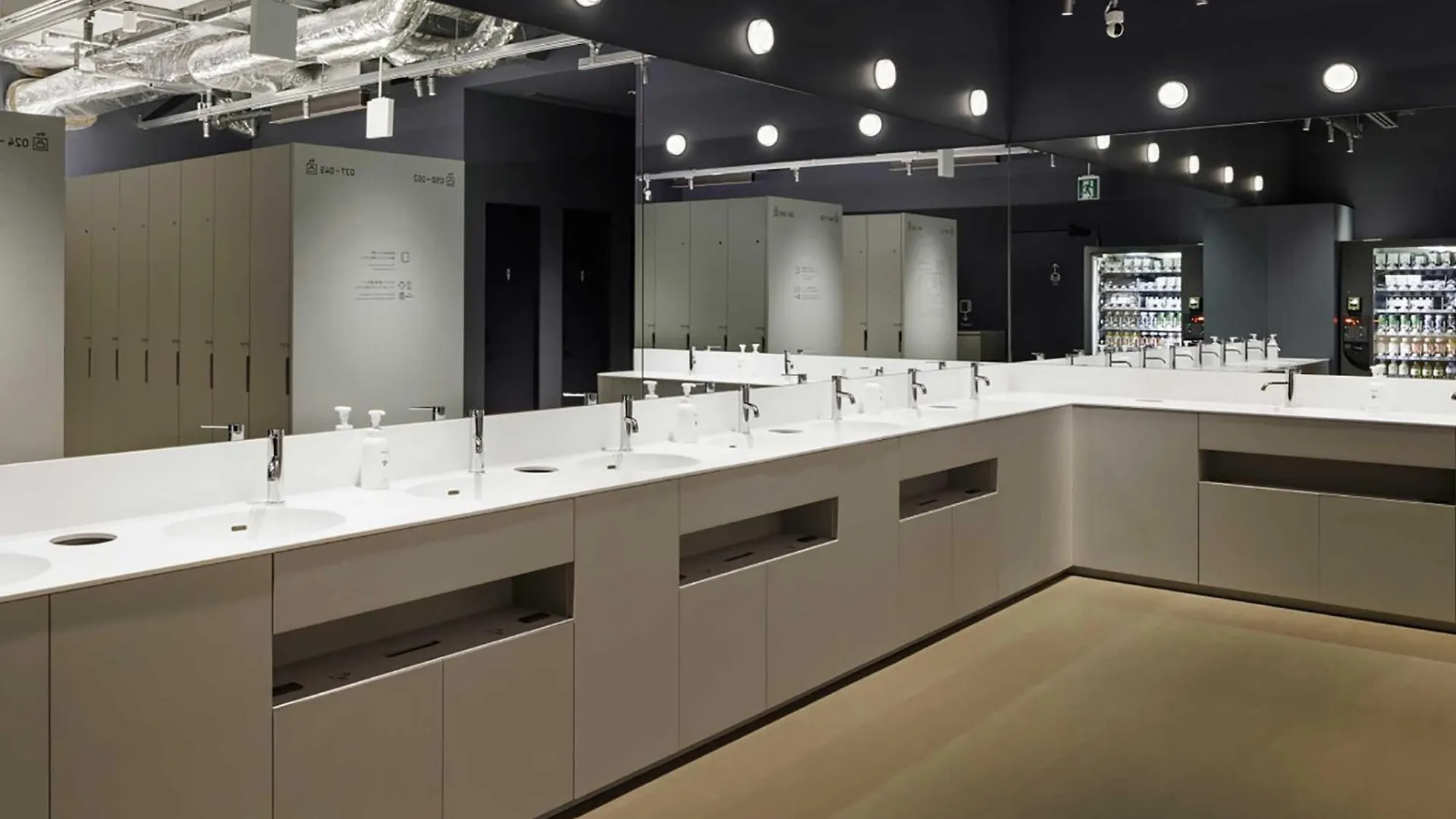 טוקיו 9H Nine Hours Shinagawa Station Sleep Lab For Men 2*,  יפן